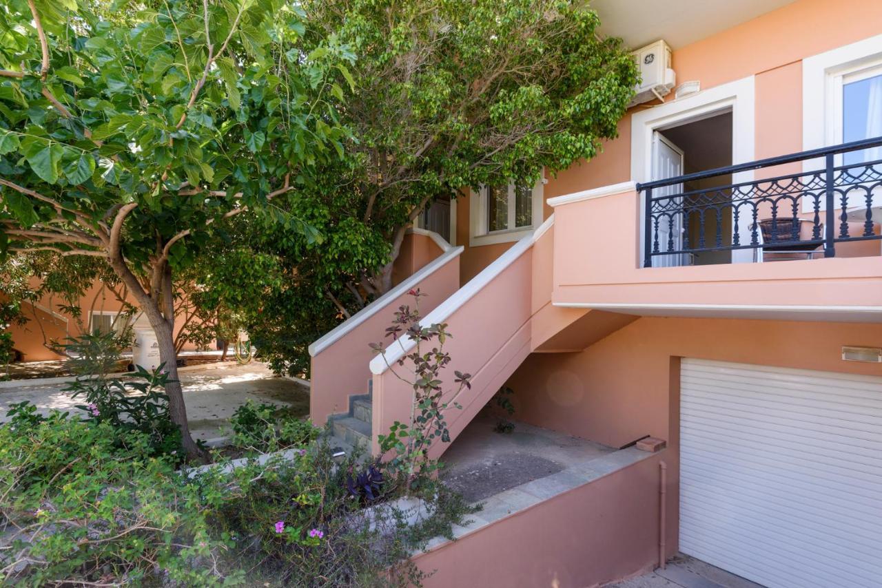 Poseidon Studios & Apartments Палеохора Экстерьер фото
