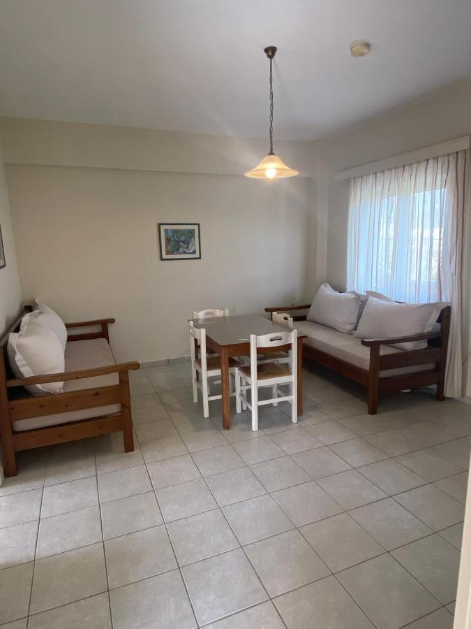 Poseidon Studios & Apartments Палеохора Экстерьер фото