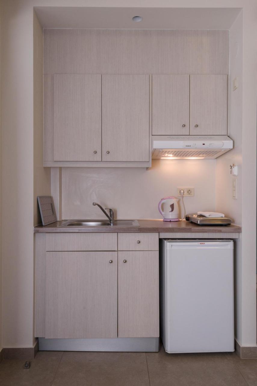 Poseidon Studios & Apartments Палеохора Экстерьер фото
