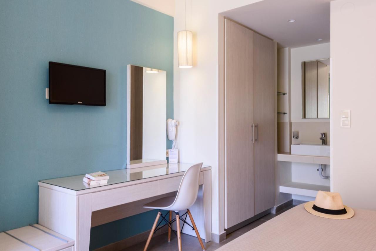 Poseidon Studios & Apartments Палеохора Экстерьер фото