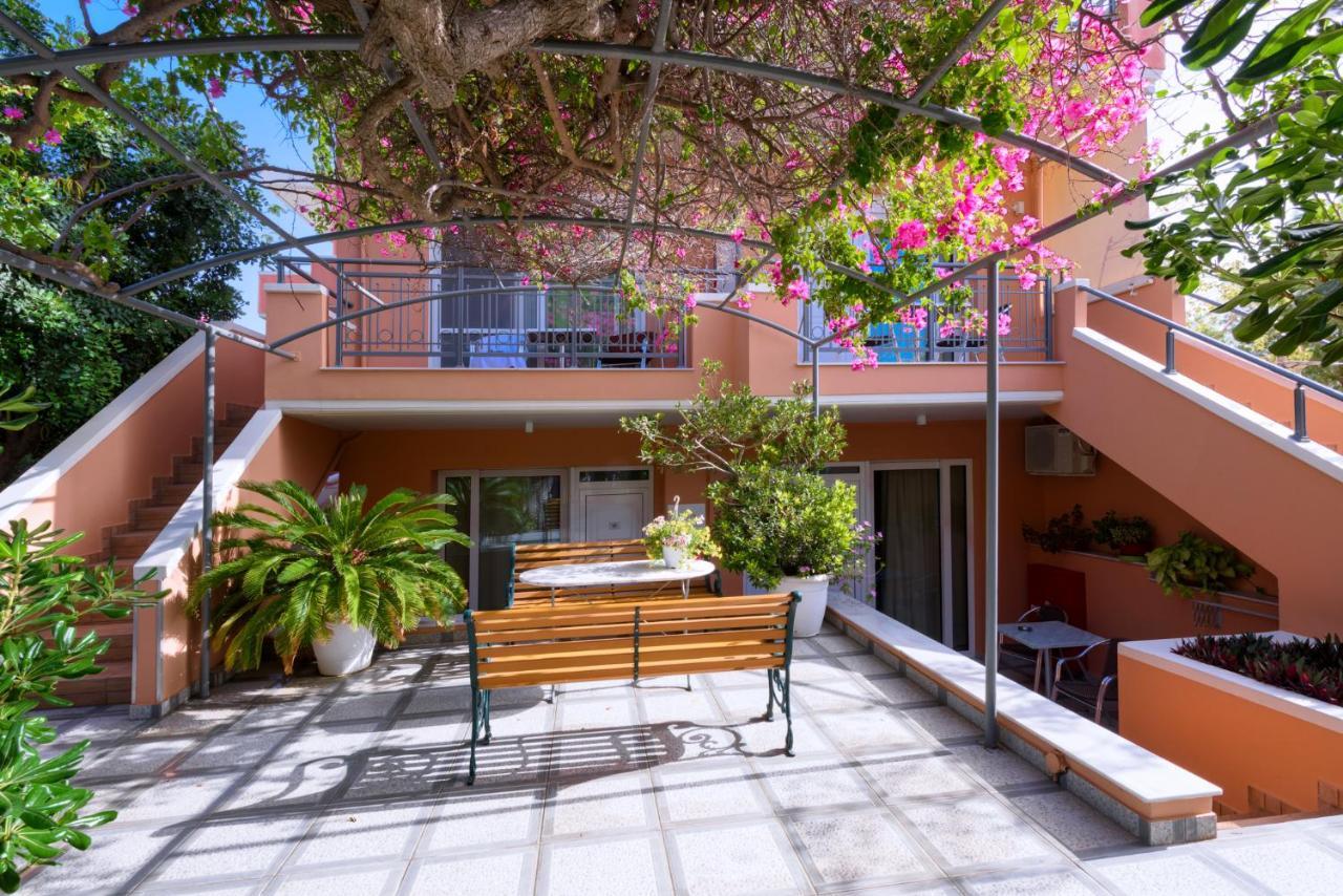 Poseidon Studios & Apartments Палеохора Экстерьер фото
