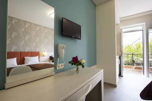 Poseidon Studios & Apartments Палеохора Экстерьер фото